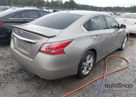 2015 Nissan Altima 2.5 Sv z USA, uszkodzony, nr VIN 1N4AL3AP2FC588263